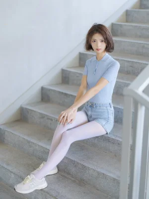 森萝财团《媛媛-001》主题写真：59张全套美图，含1个视频