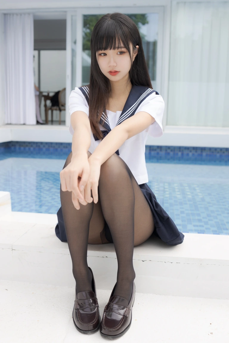 紧急企划《内部001 一只喵喵梓 黑丝JK制服》主题写真：105张全套美图