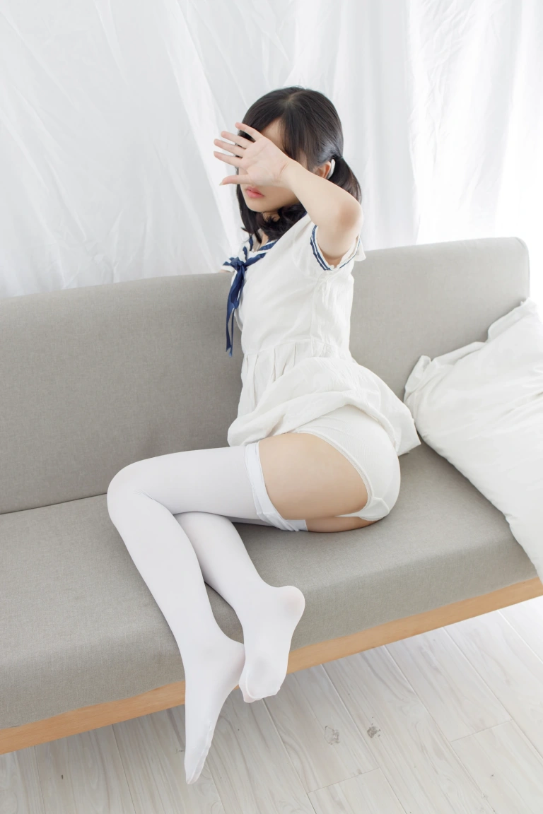 森萝财团《内部-002》主题写真：122张全套美图