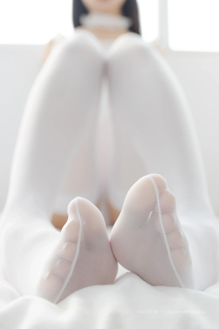 紧急企划《内部003 一只喵喵梓 蕾丝女仆》主题写真：88张全套美图，含1个视频