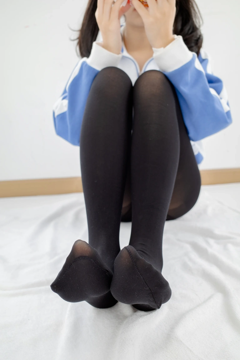 森萝财团《内部-004》主题写真：45张全套美图