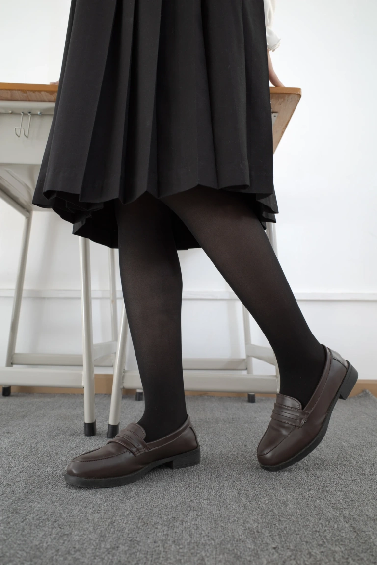 森萝财团《内部-005》主题写真：113张全套美图，含1个视频