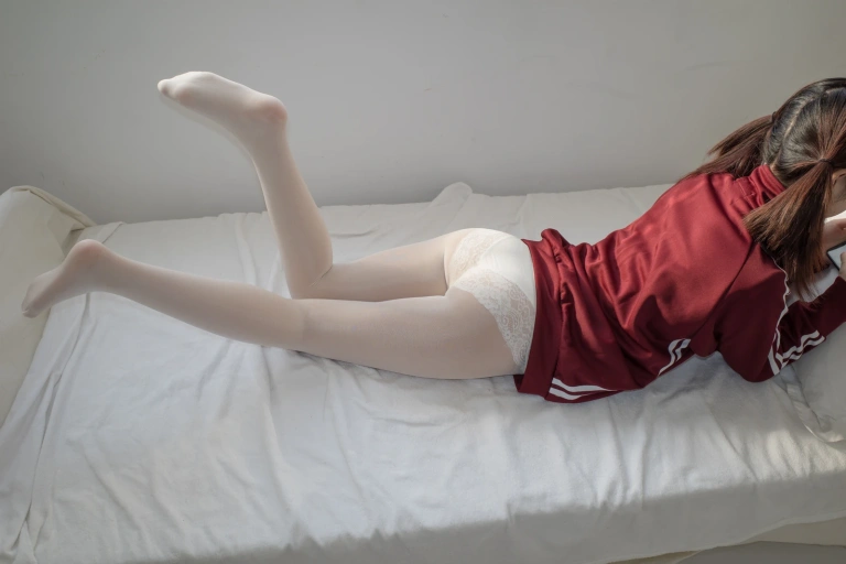 森萝财团《内部-010》主题写真：79张全套美图，含1个视频