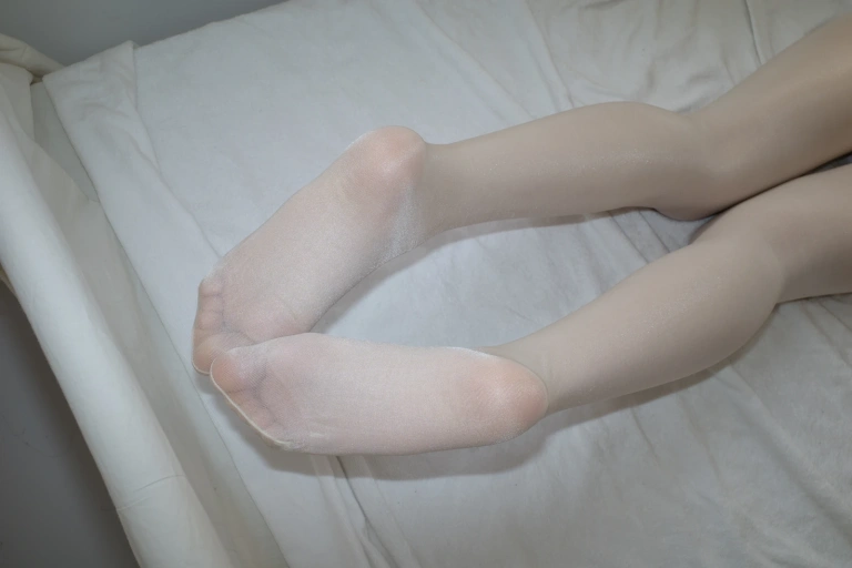 森萝财团《内部-010》主题写真：79张全套美图，含1个视频