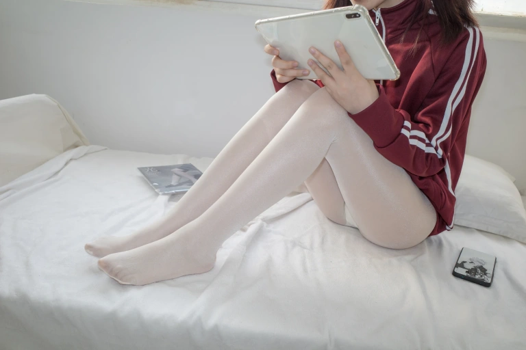 森萝财团《内部-010》主题写真：79张全套美图，含1个视频