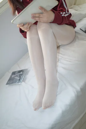 森萝财团《内部-010》主题写真：79张全套美图，含1个视频