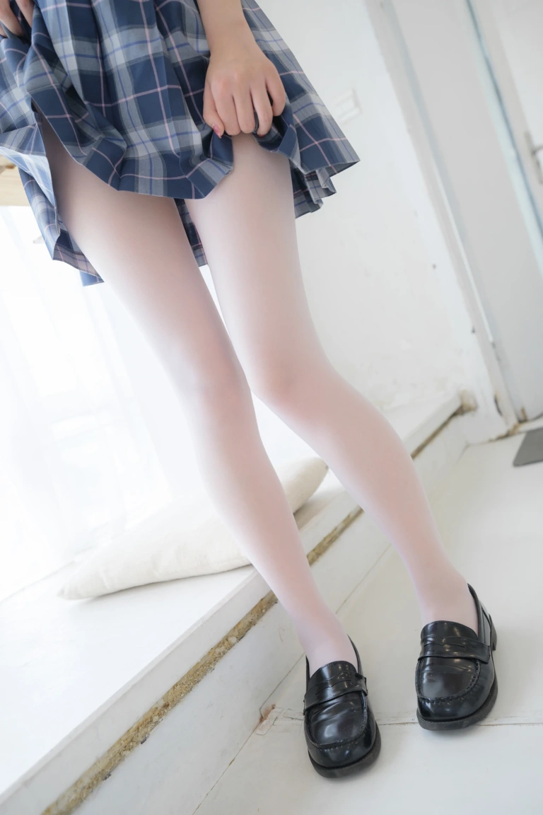 森萝财团《内部-018》主题写真：95张全套美图，含1个视频