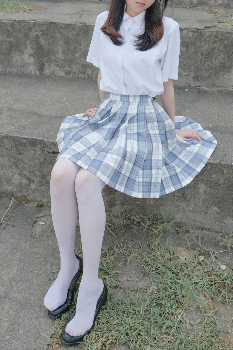 森萝财团《内部-019》主题写真：106张全套美图，含1个视频