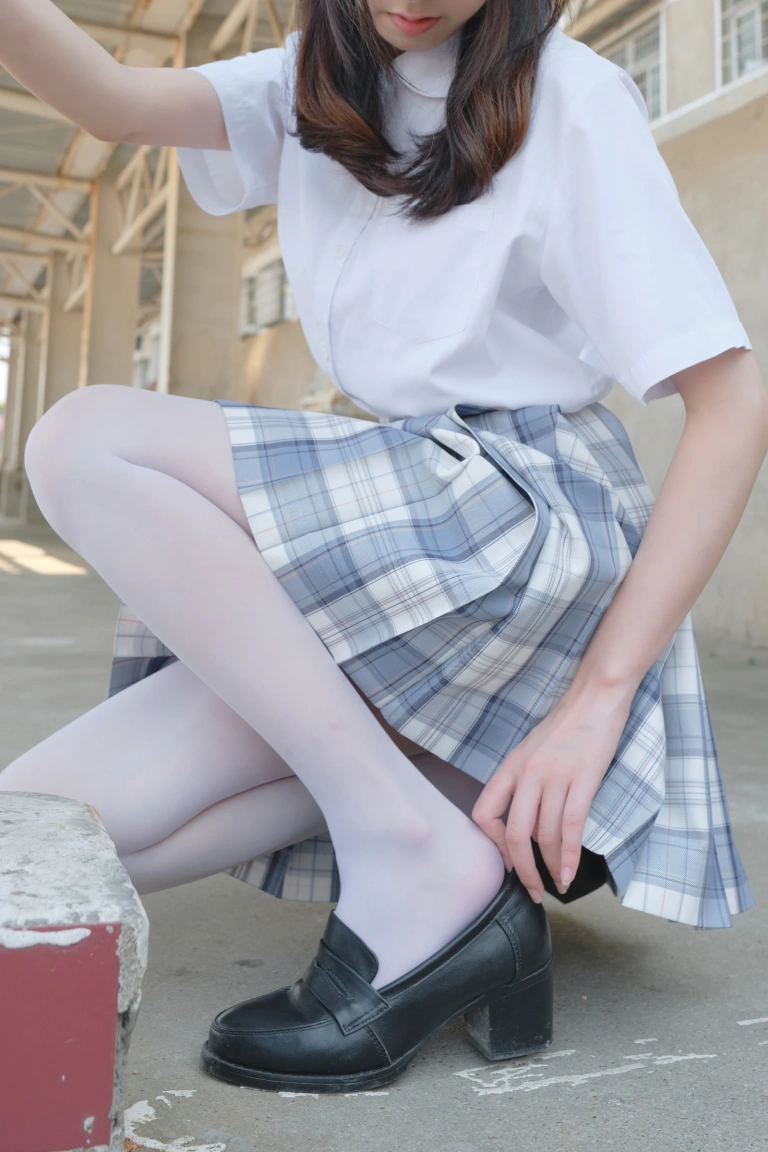 森萝财团《内部-019》主题写真：106张全套美图，含1个视频