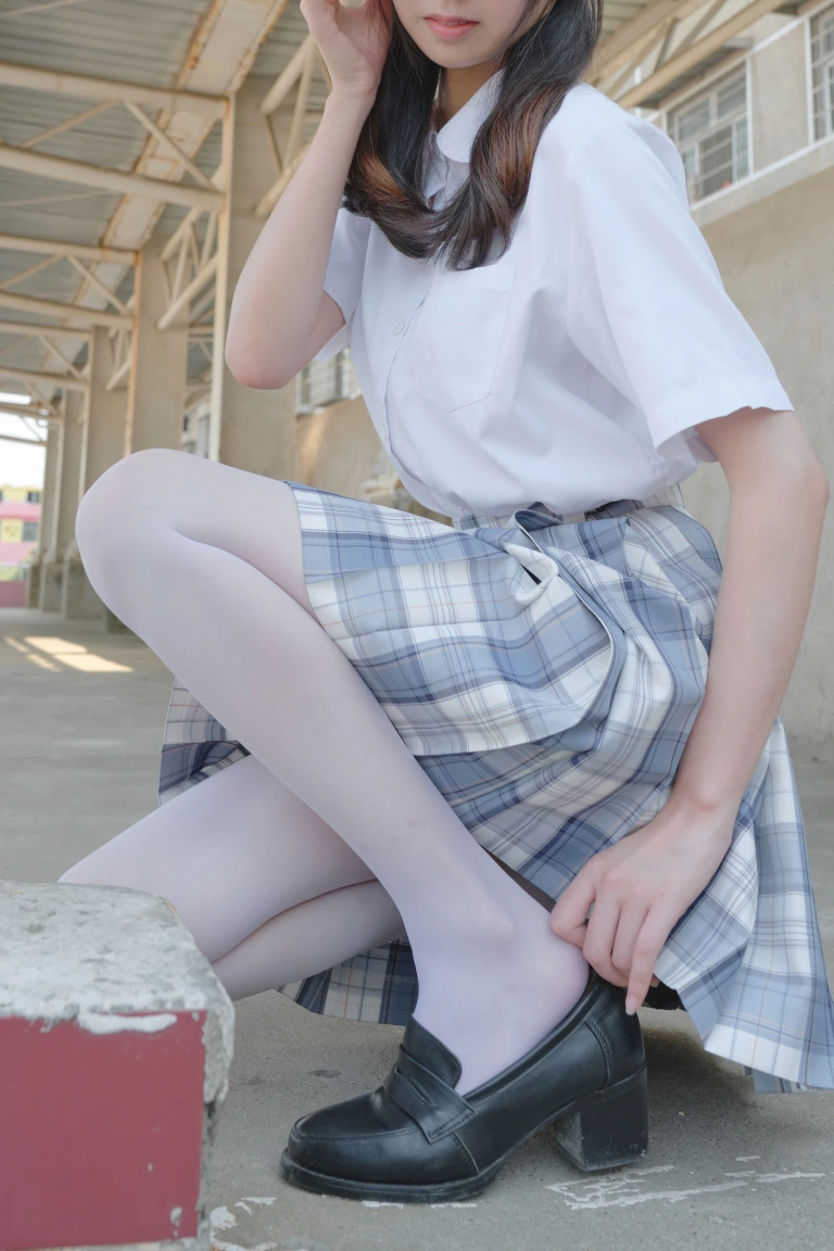 森萝财团《内部-019》主题写真：106张全套美图，含1个视频