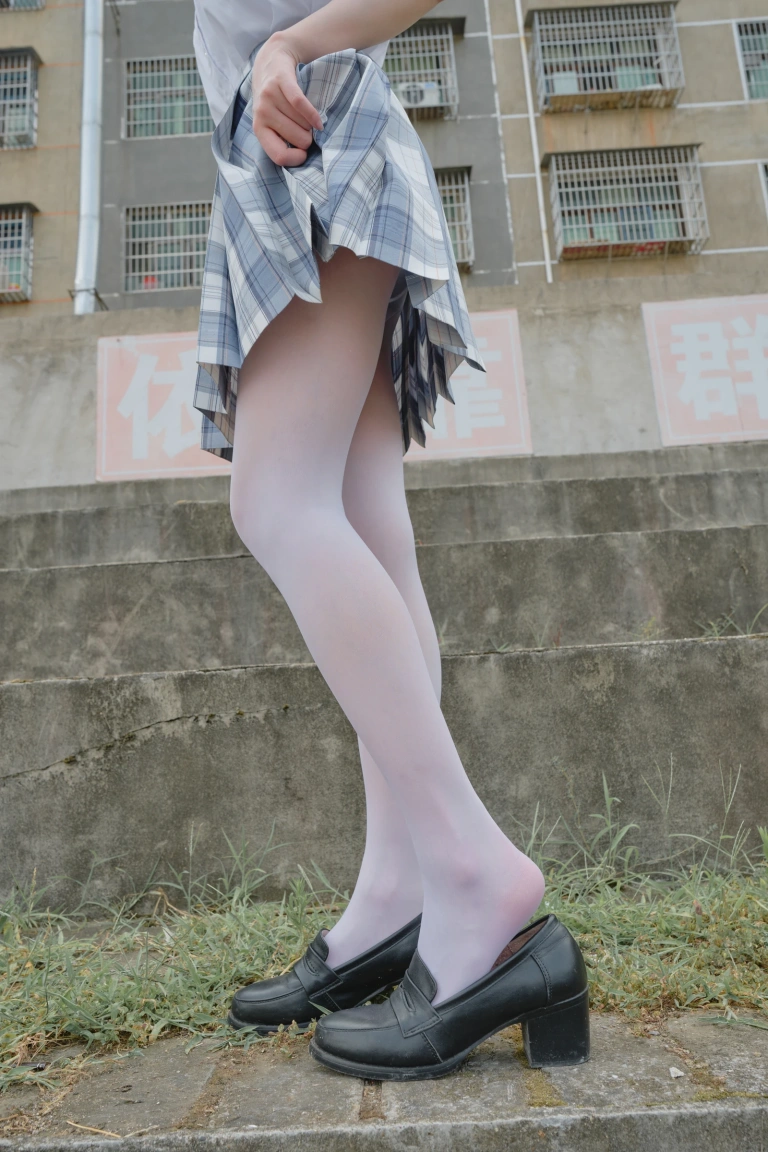 森萝财团《内部-019》主题写真：106张全套美图，含1个视频