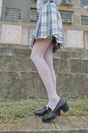 森萝财团《内部-019》主题写真：106张全套美图，含1个视频
