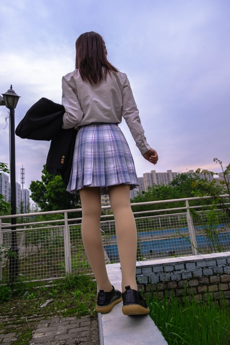 森萝财团《月下-01》主题写真：76张全套美图