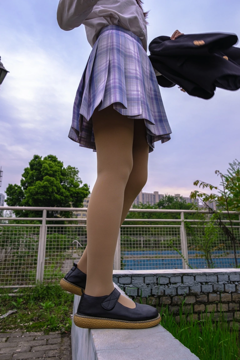 森萝财团《月下-01》主题写真：76张全套美图