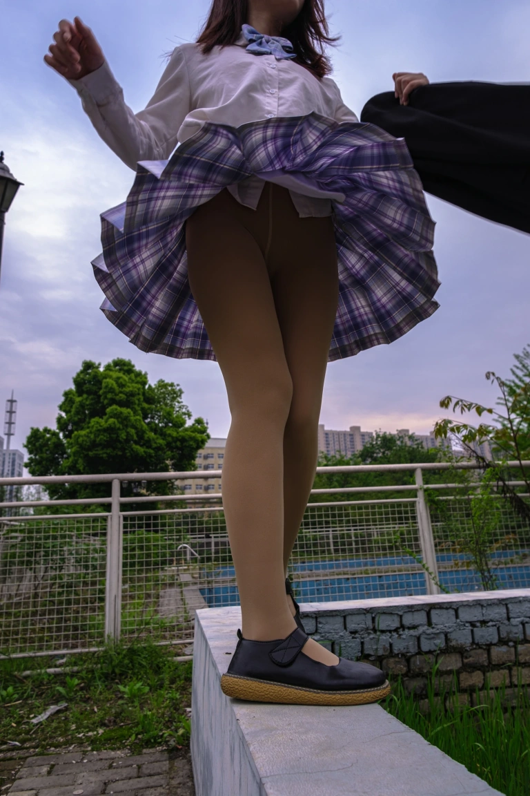 森萝财团《月下-01》主题写真：76张全套美图