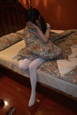 森萝财团《随拍-01》主题写真：77张全套美图
