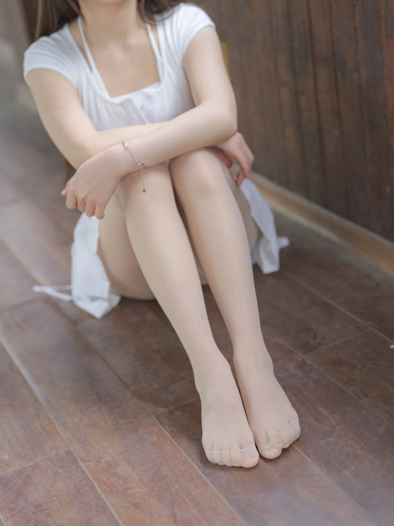 森萝财团《晴涩-01E》主题写真：109张全套美图，含1个视频