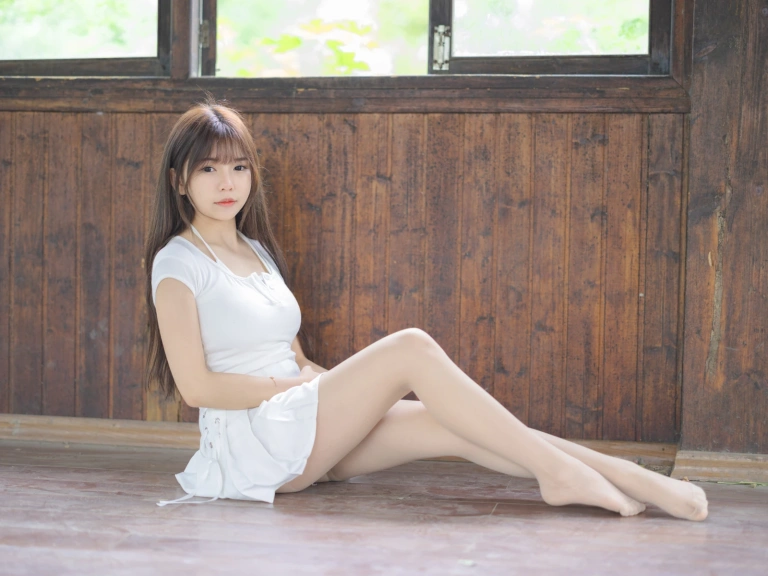 森萝财团《晴涩-01E》主题写真：109张全套美图，含1个视频