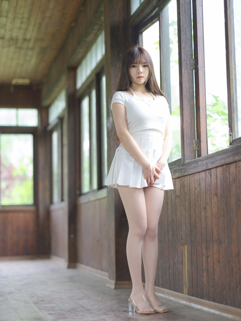 森萝财团《晴涩-01E》主题写真：109张全套美图，含1个视频