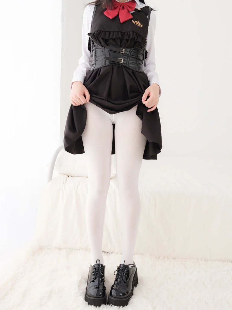紧急企划《内部023 见希w 白丝学生服》主题写真：85张全套美图
