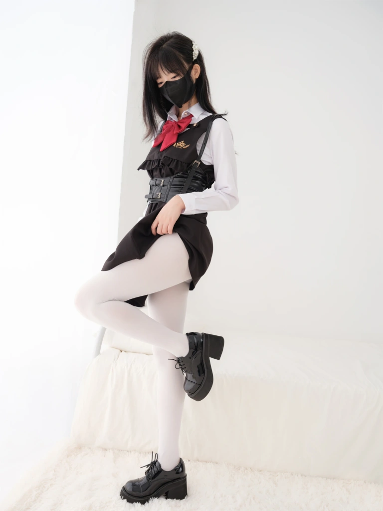 紧急企划《内部023 见希w 白丝学生服》主题写真：85张全套美图