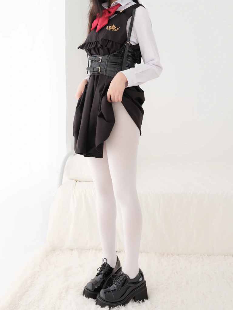 紧急企划《内部023 见希w 白丝学生服》主题写真：85张全套美图