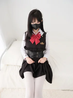 紧急企划《内部023 见希w 白丝学生服》主题写真：85张全套美图