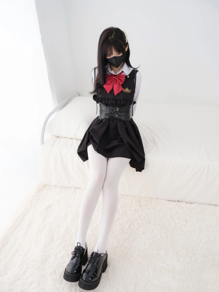 紧急企划《内部023 见希w 白丝学生服》主题写真：85张全套美图