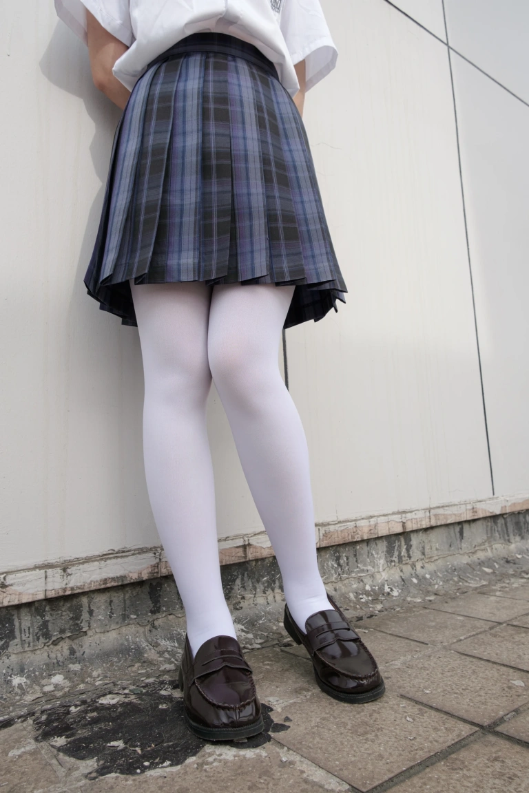 森萝财团《月下-02》主题写真：102张全套美图，含1个视频