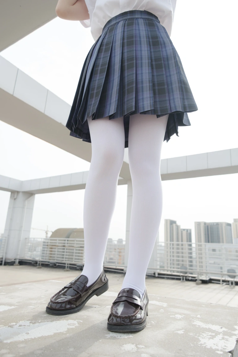 森萝财团《月下-02》主题写真：102张全套美图，含1个视频