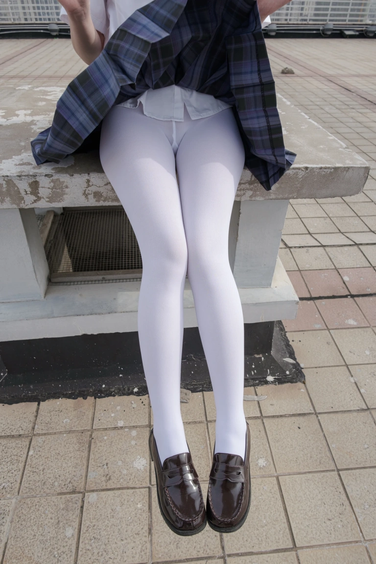 森萝财团《月下-02》主题写真：102张全套美图，含1个视频