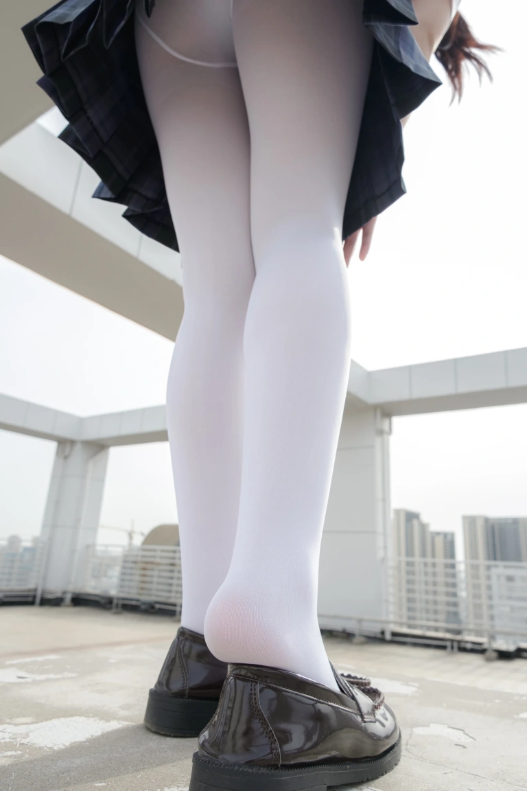 森萝财团《月下-02》主题写真：102张全套美图，含1个视频