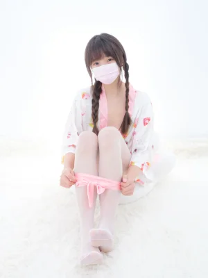 森萝财团《春雪-03E 4K》主题写真：112张全套美图，含2个视频