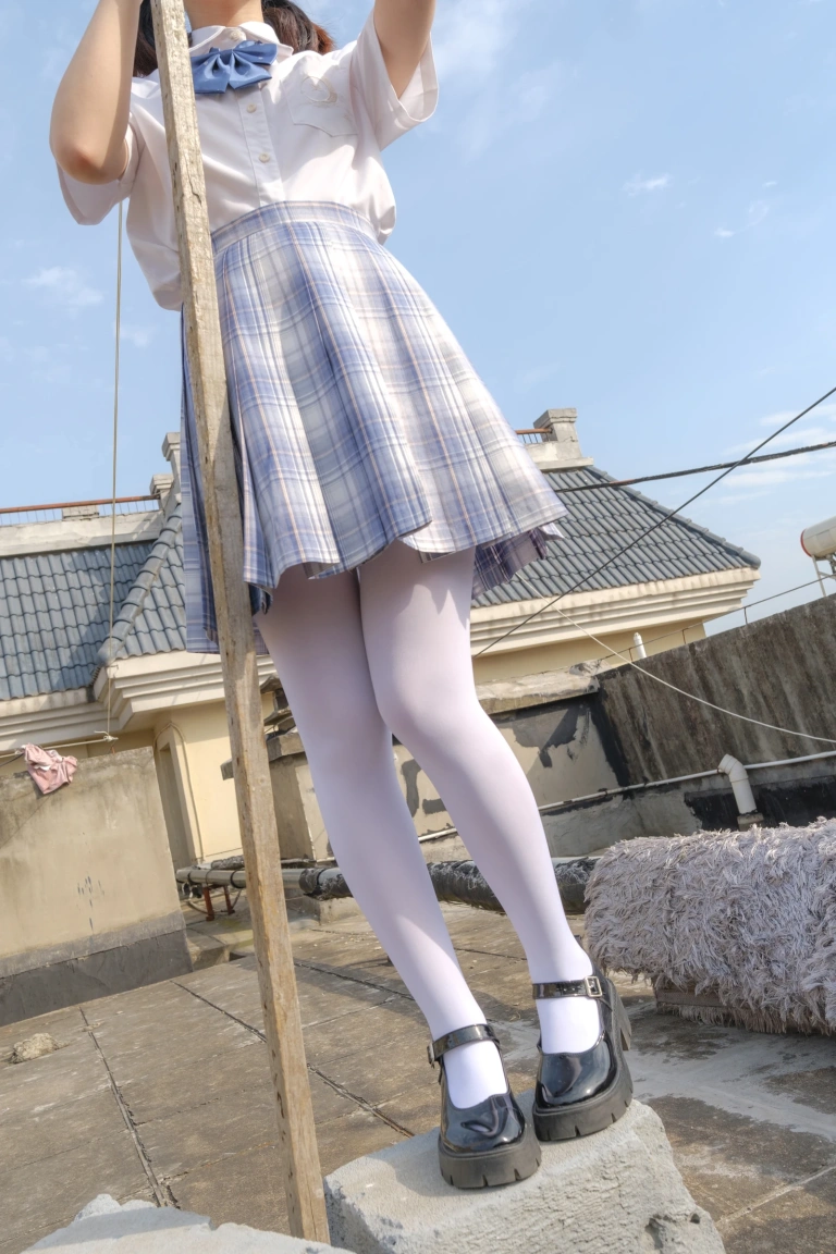森萝财团《月下-05》主题写真：74张全套美图，含1个视频