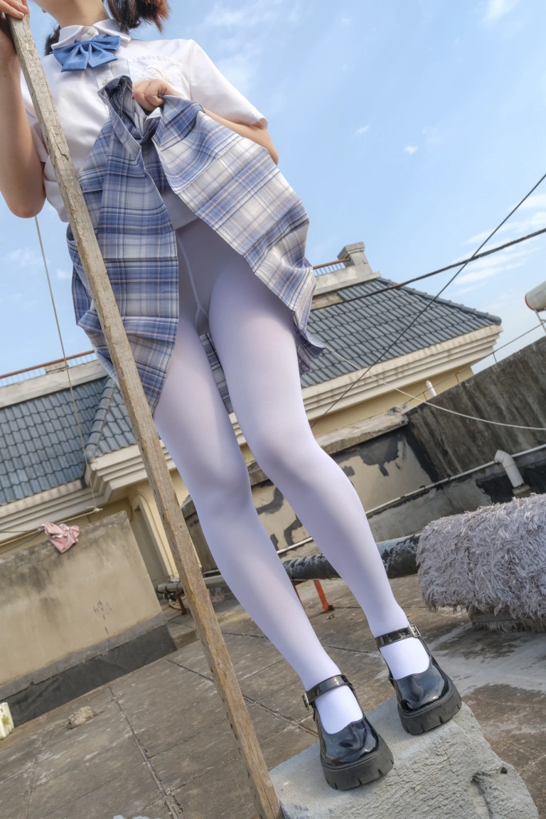 森萝财团《月下-05》主题写真：74张全套美图，含1个视频