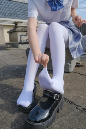 森萝财团《月下-05》主题写真：74张全套美图，含1个视频