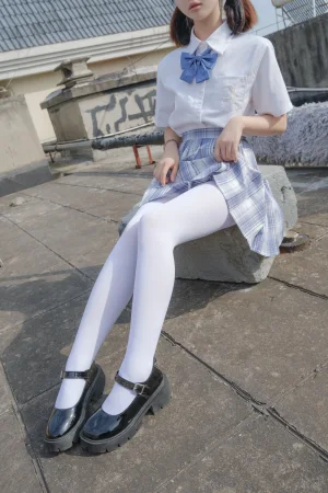 森萝财团《月下-05》主题写真：74张全套美图，含1个视频