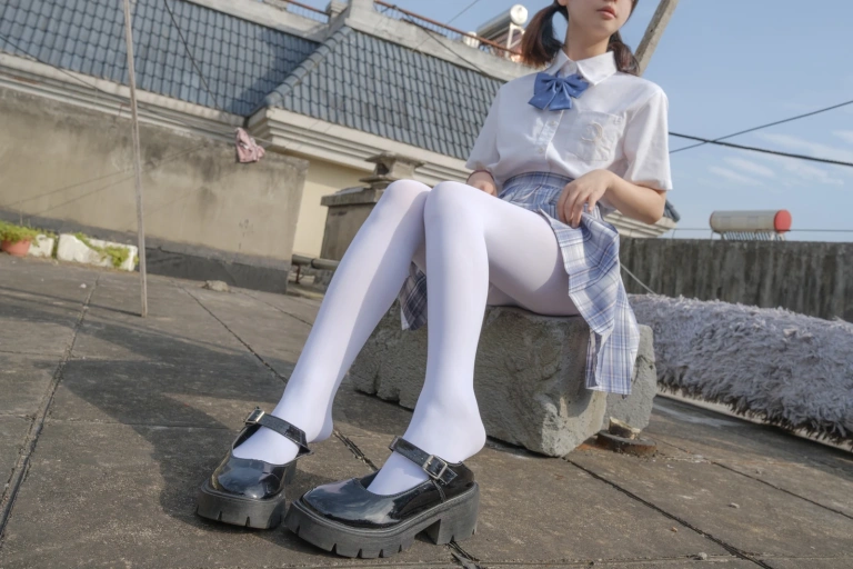 森萝财团《月下-05》主题写真：74张全套美图，含1个视频