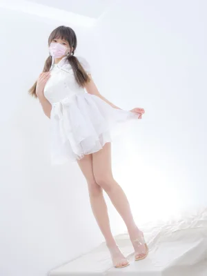 森萝财团《春雪-05E 4K》主题写真：115张全套美图，含2个视频