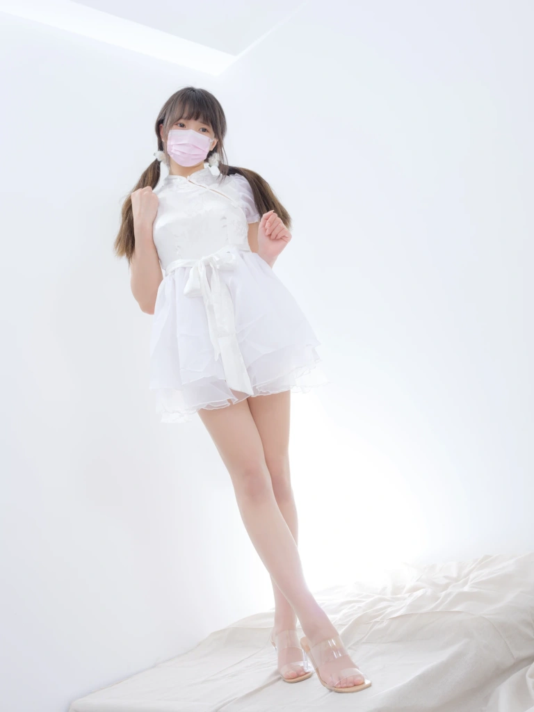 森萝财团《春雪-05E 4K》主题写真：115张全套美图，含2个视频