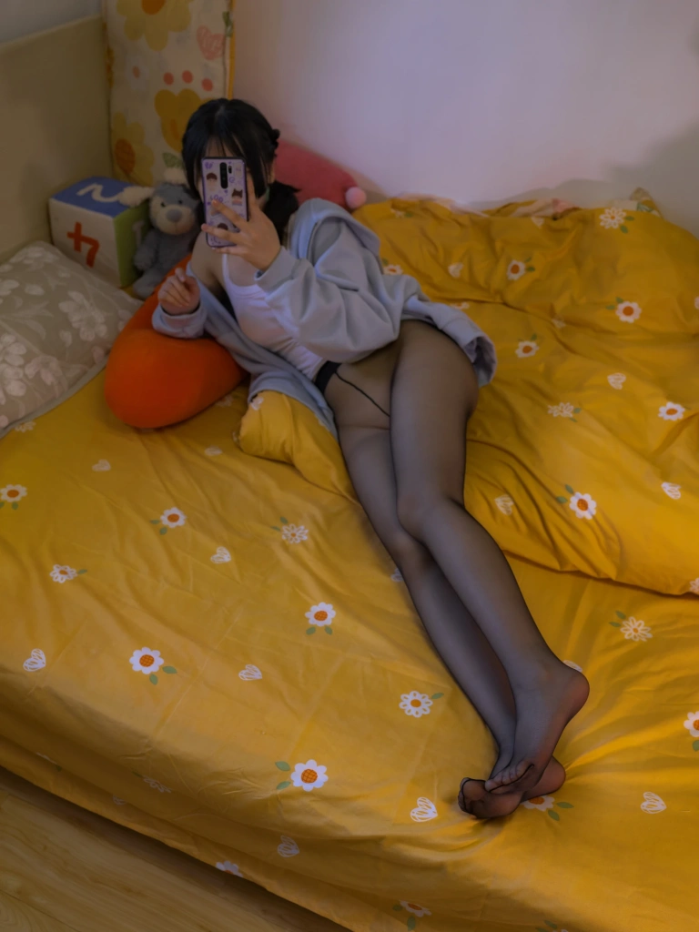 森萝财团《月下-07E》主题写真：100张全套美图，含1个视频