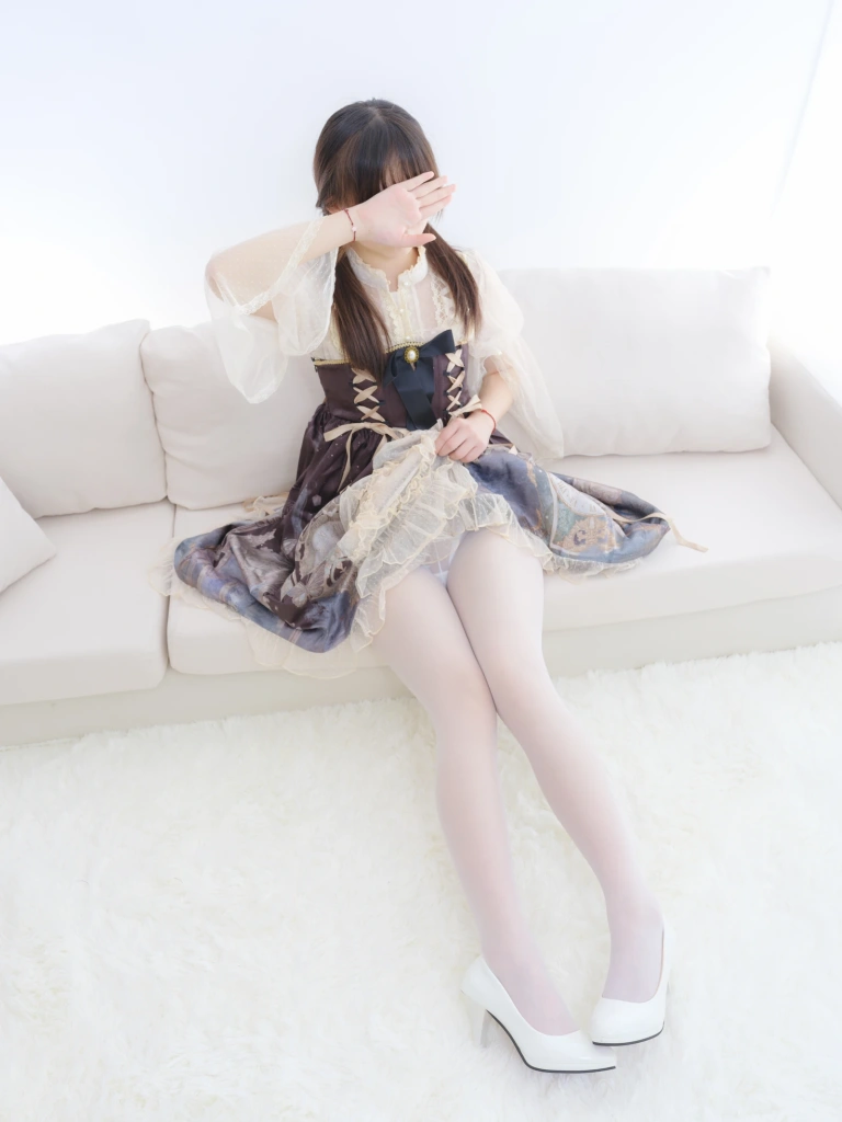 森萝财团《雨云-07E 4K》主题写真：142张全套美图，含1个视频