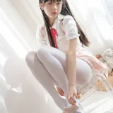 稚乖画册 晴空-08 夜夜《稚乖画册 晴空-07 夜夜 白丝JK 一亿像素》主题写真：81张全套美图，含1个视频