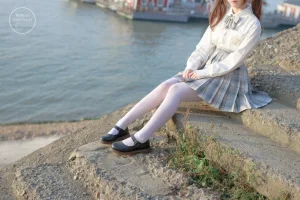 森萝财团《有料-12》主题写真：80张全套美图