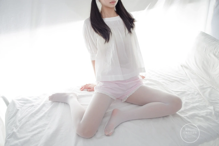 森萝财团《有料-23》主题写真：53张全套美图，含1个视频