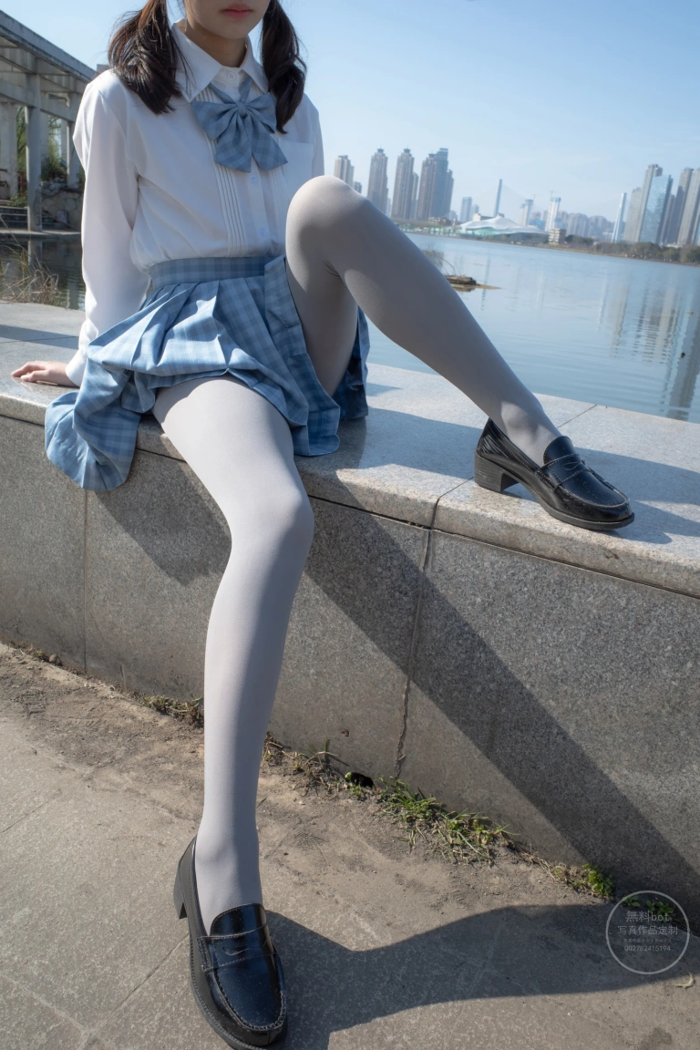 森萝财团《有料-30》主题写真：100张全套美图