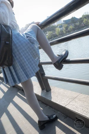 森萝财团《有料-30》主题写真：100张全套美图