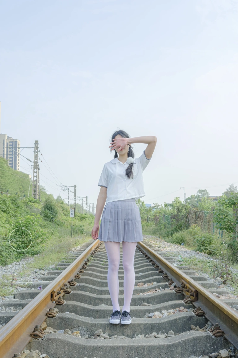 森萝财团《有料-38》主题写真：60张全套美图