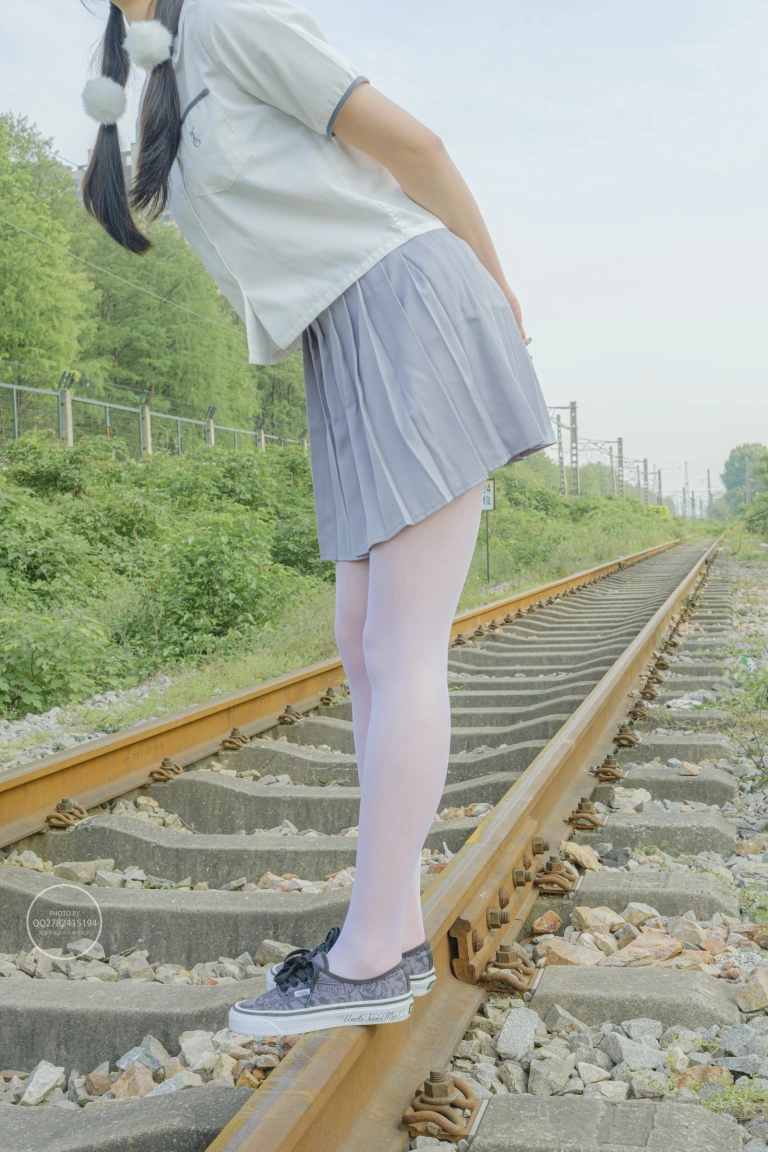 森萝财团《有料-38》主题写真：60张全套美图