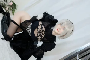 51酱《2B黑婚纱》主题写真：53张全套美图，含2个视频